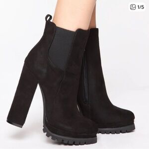 Elegant Black Ankle Boots